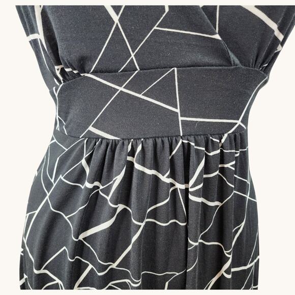 NWT Woosea Women’s XL Maxi Dress Black Geometric Sleeveless Crossover Neckline - Picture 7 of 11